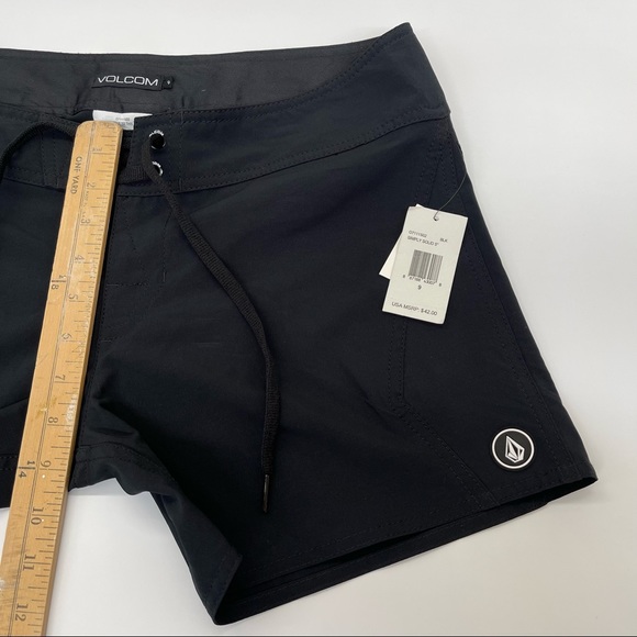NWT Volcom Women's Size 9 Simply Solid 5-Inch Swim Surf Boardshort - Picture 2 of 8